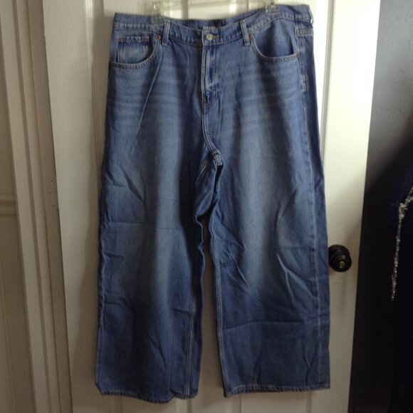 Old Navy "16", Mid Rise Baggy Wide Leg; Medium Wash Jeans; Casual, Trending, - Picture 1 of 4